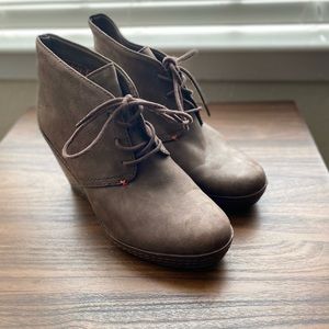 Dr. Scholl’s Bethany Wedge Lace Up Brown Bootie 8M